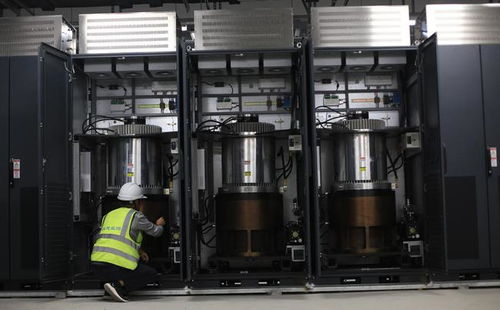 電磁彈射為何選用飛輪儲能？電網與蓄電池的局限性解析